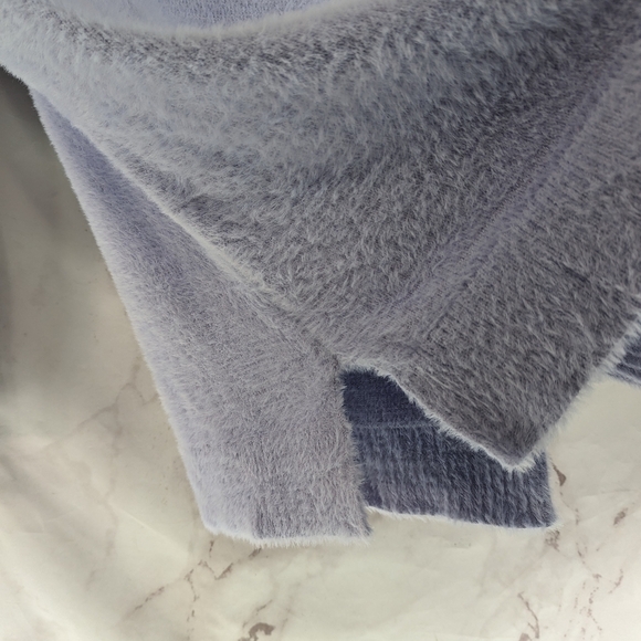 Boston Proper Sweater Womens Medium Purple Fuzzy Eyelash Slouchy Shoulder V Neck - Picture 9 of 9